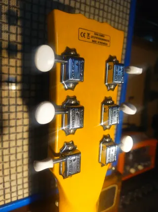 Guitarra Harley Benton DC Junior Yellow