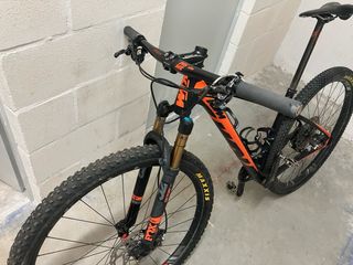 Bicicleta KTM Montaña Carbono