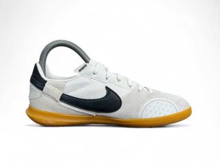 Nike Streetgato Beige/Blanco Talla a elección