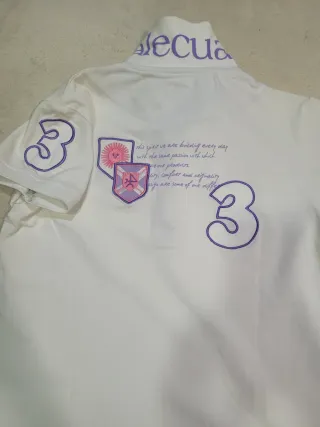 Set 2 Polos: blanco Valecuatro y negro La Martina