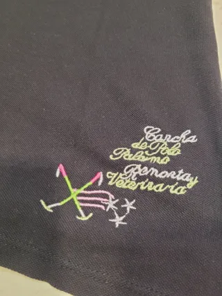 Set 2 Polos: blanco Valecuatro y negro La Martina