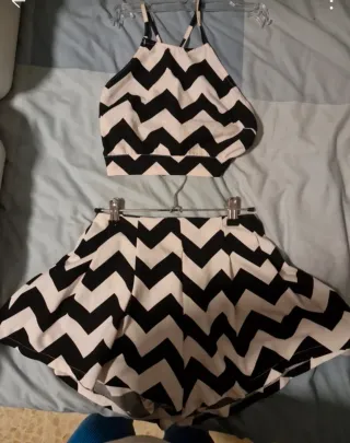 Conjunto Top y Falda Zigzag