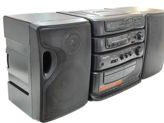EQUIPO DE MÚSICA SANYO MCD-S870K