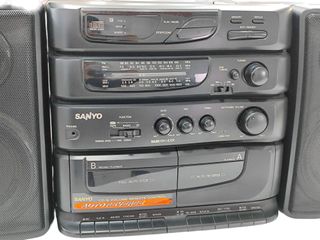 EQUIPO DE MÚSICA SANYO MCD-S870K
