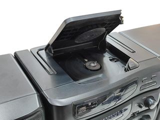 EQUIPO DE MÚSICA SANYO MCD-S870K