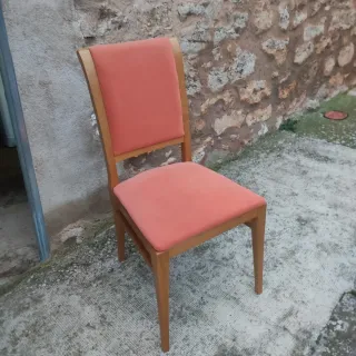 Sillas tapizadas de madera
