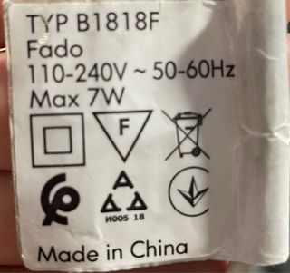 Lámpara de mesa IKEA FADO blanca