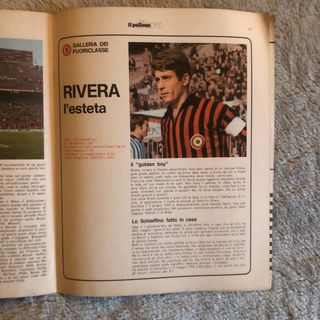 Fascicolo Il Pallone d'Oro Milan con poster 1968