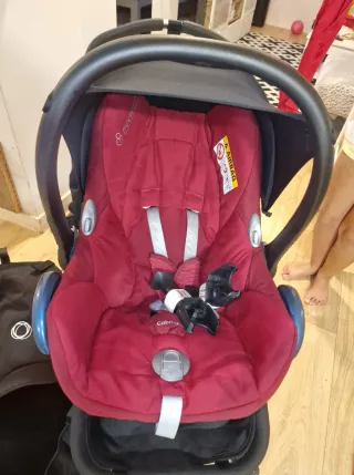 Cachecito de bebe  3 puezas maxi cosi y camita .