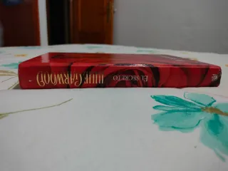 Libro de novela romántica