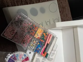 Set de Uñas y Accesorios