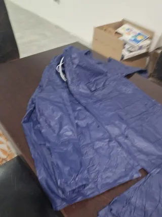 Chubasquero impermeable azul marino