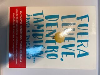 Fuera llueve, dentro también. ¿Paso a buscarte?