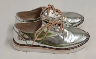 Zapatos plateados con cordones de Zara Girls  nr37