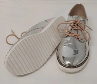 Zapatos plateados con cordones de Zara Girls  nr37