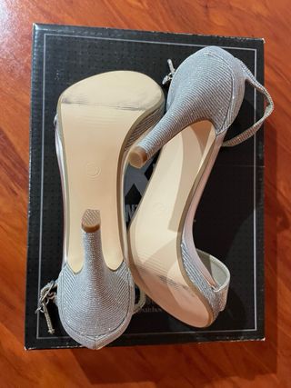 Conjunto Zapatos Xti y Bolso de bazar.