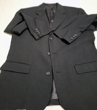 Traje de chaqueta, pantalón y chaleco gris