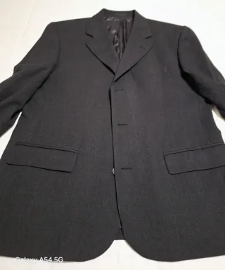 Traje de chaqueta, pantalón y chaleco gris