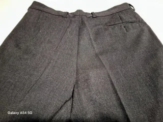 Traje de chaqueta, pantalón y chaleco gris