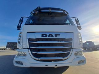 DAF XB 230 FA-CAMIONES FURGONES / CAMION PAQUETERO