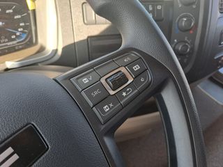 DAF XB 230 FA-CAMIONES FURGONES / CAMION PAQUETERO