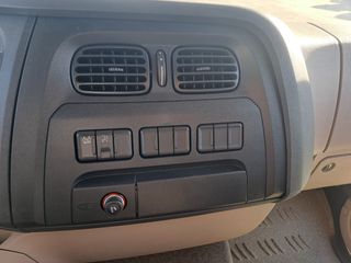 DAF XB 230 FA-CAMIONES FURGONES / CAMION PAQUETERO