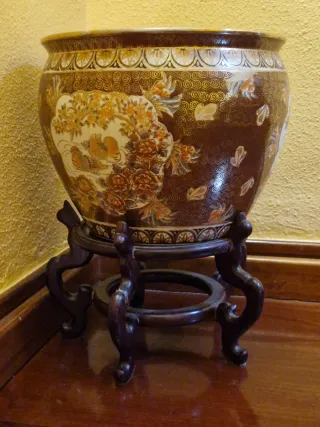 Macetero oriental porcelana pintada a mano