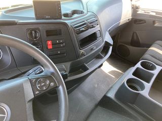 Mercedes ATEGO 1218L-CAMIONES FURGONES / CAMION PA