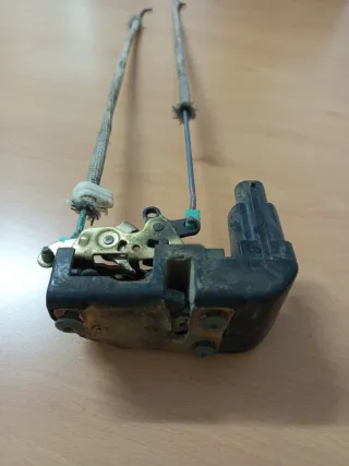 Cerradura Delantera Izquierda Jeep Cherokee ZJ