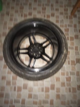 Llanta Mercedes AMG 18 con Neumático