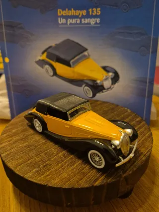 Coche Delahaye 135 miniatura