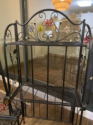 Estantería y revistero de metal