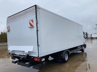 Mercedes ATEGO 821-CAMIONES FURGONES / CAMION PAQU