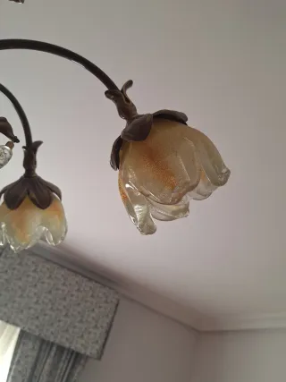 Lámpara de techo tulipas doradas