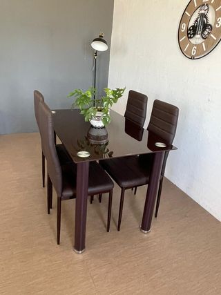 OFERTA!!! Mesa de comedor con 4 sillas