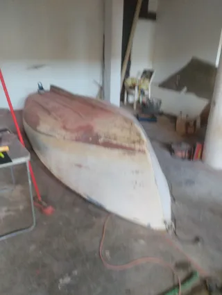 Embarcación 4 metros para restaurar y motor 3,6 hp