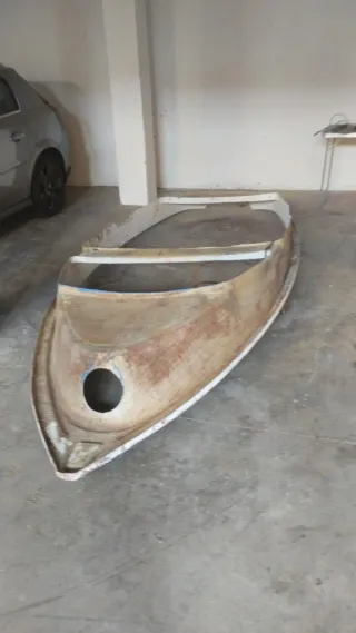 Embarcación 4 metros para restaurar y motor 3,6 hp