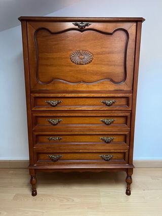 Cama individual de madera +mesita + escritorio