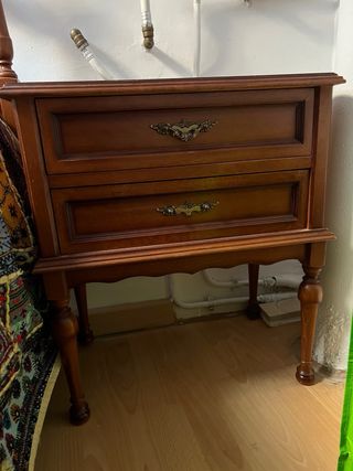 Cama individual de madera +mesita + escritorio