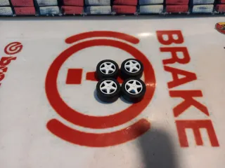 4 Llantas Scaleauto con neumáticos nuevos