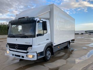 Mercedes ATEGO 818 L-CAMIONES FURGONES / CAMION PA