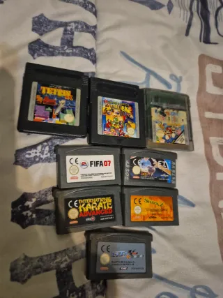 Nintendo Game Boy Color + 8 juegos