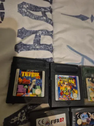 Nintendo Game Boy Color + 8 juegos