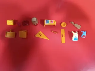 Colegio Playmobil y Figuras varias