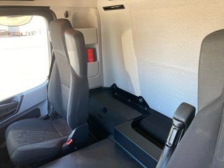 Mercedes ANTOS 2543-CAMIONES FURGONES / CAMION PAQ