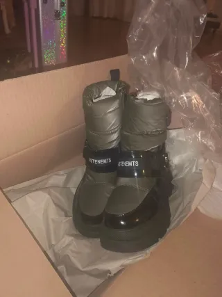Botas verdes nuevas