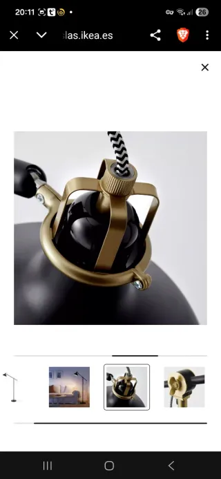 Lámpara de pie Ikea negra y dorada