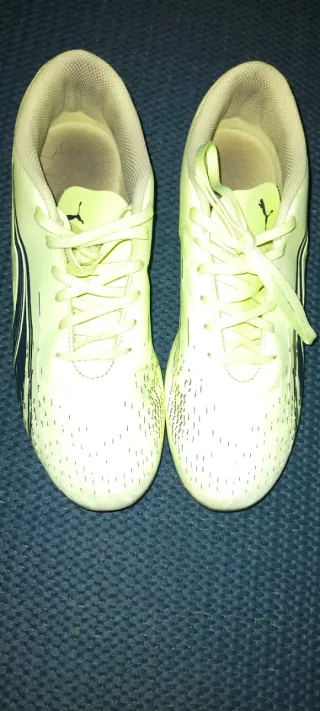 Zapatillas de fútbol Puma amarillas