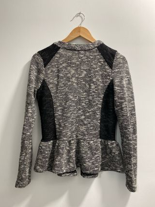 Jersey de mujer con volantes