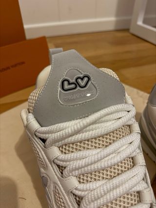 Louis Vuitton LV Skate Blancas y Grises